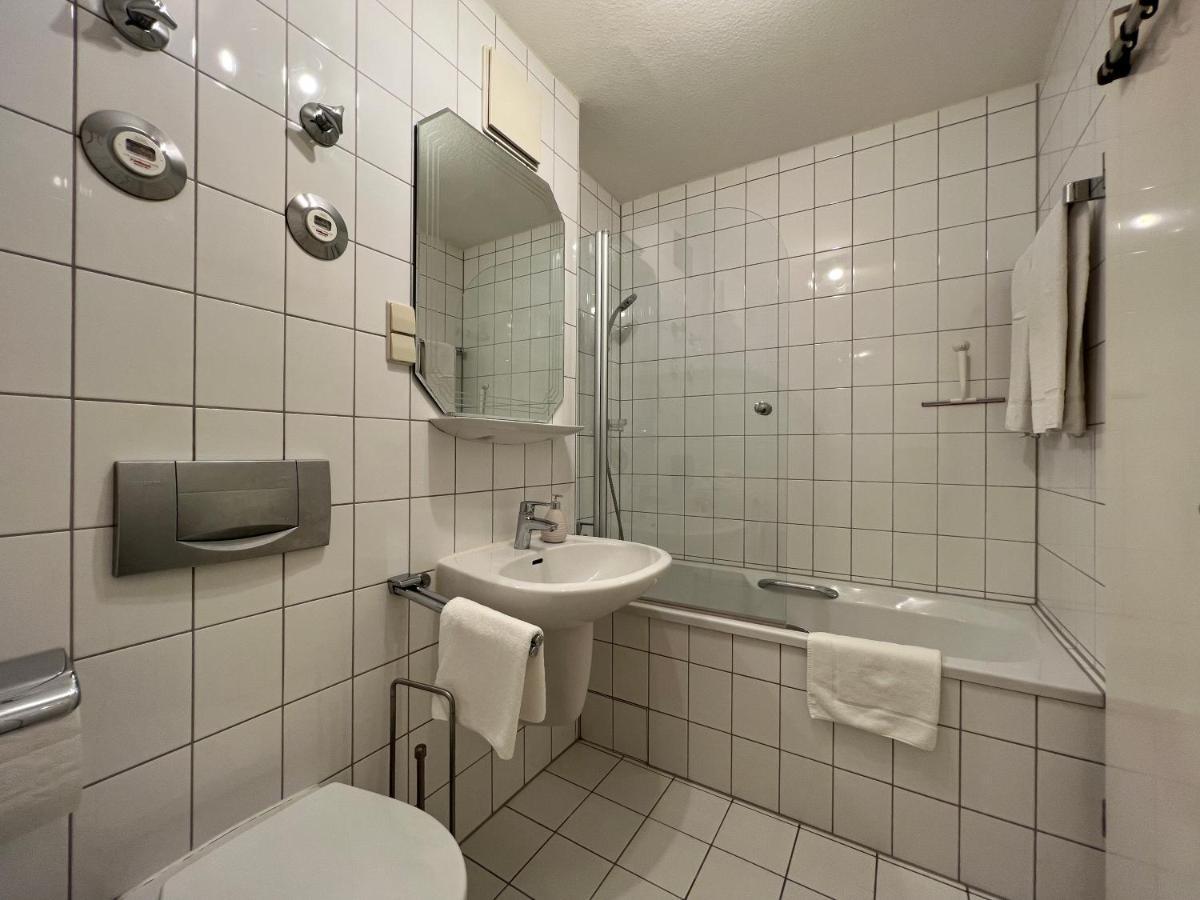 Maisonette Penthouse Fuer 8 Personen By Rabe - Free Netflix & Kostenloser Parkplatz & Grosse Terrasse Karlsruhe Luaran gambar