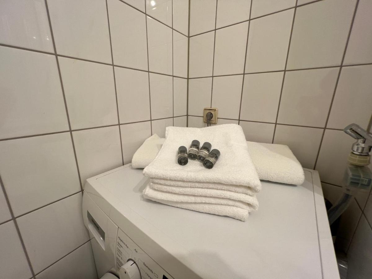 Maisonette Penthouse Fuer 8 Personen By Rabe - Free Netflix & Kostenloser Parkplatz & Grosse Terrasse Karlsruhe Luaran gambar